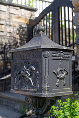 Vielle boite aux lettres en Bronze de Chasse, Bergen, Norvège