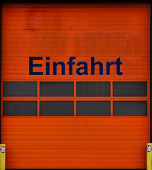 Einfahrt einer Lagerhalle