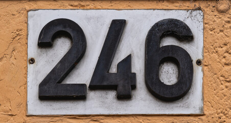 Hausnummer 246