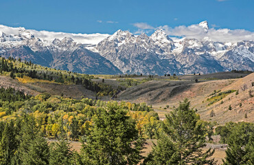 Beautiful fall scenic in the Grand Tetons National Park. - 409346696
