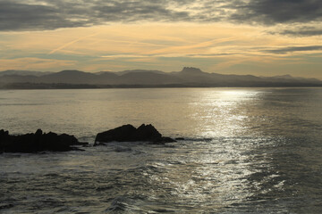 Océano atlántico al atardecer