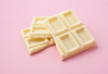 ホワイトチョコレート　割る