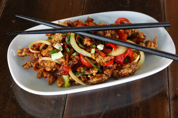 Chinese shredded pork with chili and onions