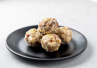 coconut and dry fruit laddoo for winters