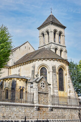Fototapeta na wymiar Iglesia de Saint Pierre en el distrito parisino de Montmartre, estilo románico del siglo XII