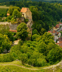 Burg Pottenstein oberhalb der Stadt Pottenstein, Fränkische Schweiz, Landkreis Bayreuth, Franken, Oberfranken, Bayern, Deutschland