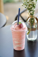 strawberry yogurt smoothie, mixed berry smoothie