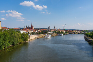 Fototapeta premium Blick vom Main auf die Altstadt von Würzburg, Unterfranken, Franken, Bayern, Deutschland