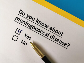 Obraz premium One person is answering question about vaccines. He knows about meningococcal disease.