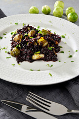 riso Venere e cavolini di bruxelles