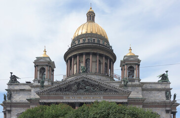 Fototapeta na wymiar St. Isaac's Cathedral on July 4; 2015 in St. Petersburg