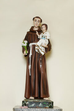 saint Anthony of lisbon and baby Jesus catholic image