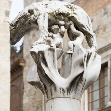 Sculpture Roma and Remulos. Siena