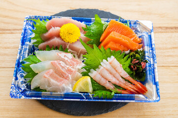 刺身の盛り合わせ