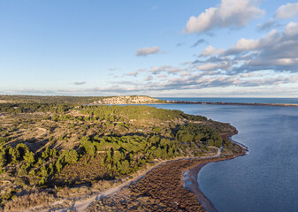 Survol de l'&eacute;tang de Leucate, Aude (11), France