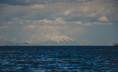 Illimani desde el lago titicaca