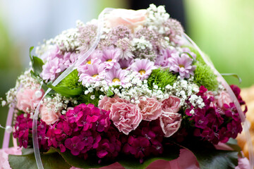 Brautstrauß, Blumenstrauß	auf der Hochzeit
