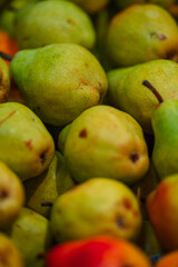 pears in the market 