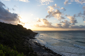 Obraz premium Trees clouds sun contrast leafs ocean, Queensland Australia 2020