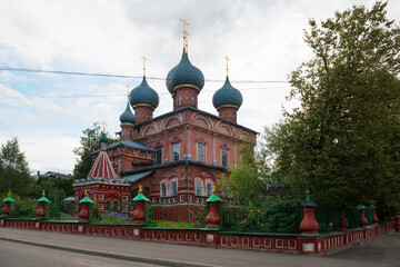 Fototapeta na wymiar Church of the Resurrection of Christ on Debra, Nizhnyaya Debrya street, 37, summer evening