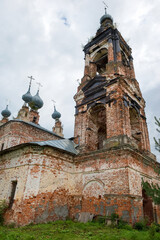 Fototapeta premium Church of the Presentation of the Most Holy Theotokos in the Temple in Krasnye Pozhnyakh, Kostroma Region