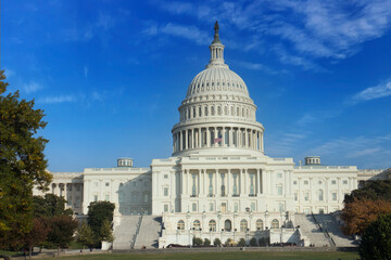 Obraz premium The United States pf America capitol building on a sunny day. Washington DC. USA.