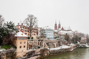 Basel, M&uuml;nster, Kirche, Rhein, Rheinufer, Grossbasel, Altstadt, Altstadth&auml;user, Winter, Schnee, Schneedecke, Basel-Stadt, Schweiz