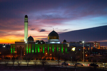Fototapeta na wymiar Мечеть Бекет Ата в Актау