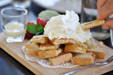 toast ,butter toast or toast with fruit and whipped cream