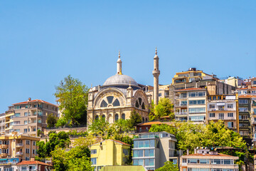 Naklejka premium Cihangir Mosque view in Istanbul