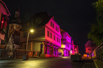 Beleuchtetes Wahrzeichen von Bad Kreuznach bei Nacht