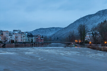 Blick über die Nahe zum Rotenfels an einem Wintermorgen in Bad Kreuznach