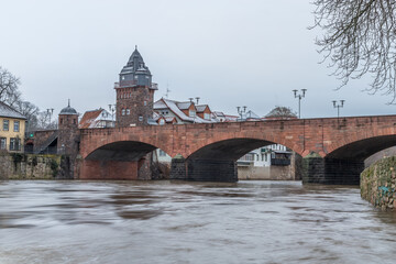 Brücke über die Nahe in Bad Kreuznach an einem Wintermorgen