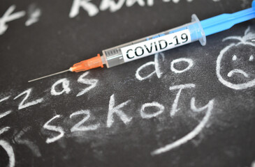 Szczepienia przeciw COVID-19 © Pio Si