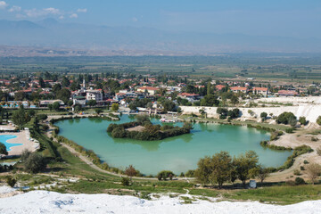 Obraz premium The Thermal Pools and Travertine Terraces of Pamukkale In Denizli Province, Turkey