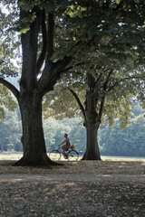 Radfahrer auf der Lichtentaler Allee in Baden-Baden