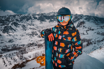 Fototapeta na wymiar Happy Snowboarder Girl