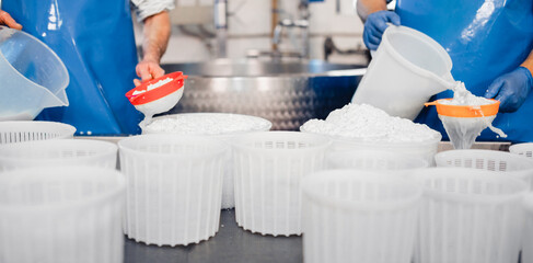 Produzione ricotta fresca italiana 