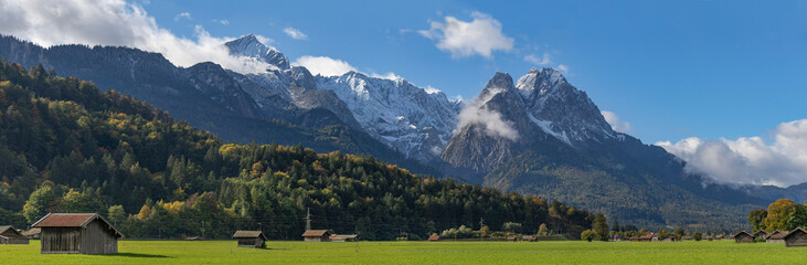 Fototapeta na wymiar Zugspitze / Alpspitze Panorama