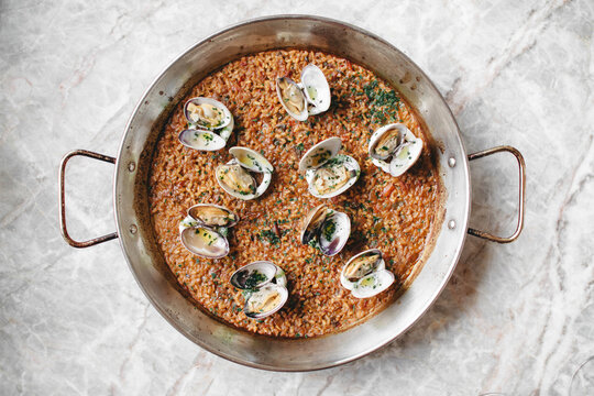 Cooked food with mussels 
