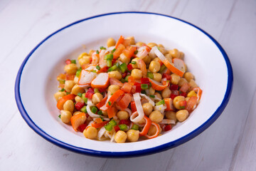 chickpea salad with pepper and crab
