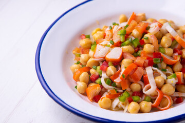 chickpea salad with pepper and crab