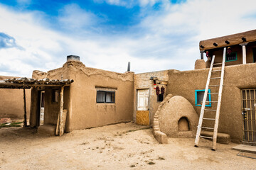 Adobe House in Taos Pueblo New Mexico - obrazy, fototapety, plakaty