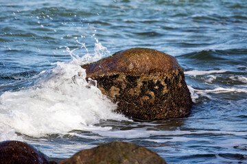 Fels in der Brandung
