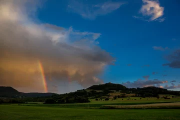 Fotobehang Regenbogen über der Schwäbischen Alb © EinBlick