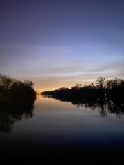 Fototapeta premium sunset over lake