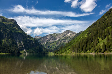Fototapeta na wymiar Die Österreichischen Alpen - Tannheimer Tal