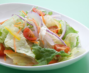 野菜サラダ　朝食　ヘルシー