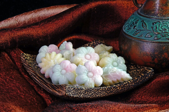 Thai Melting-Moment Cookies (Khanom Sam Pan Nee) or Thai coconut cookies.