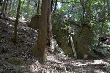 鴨長明方丈石　京都市伏見区日野
